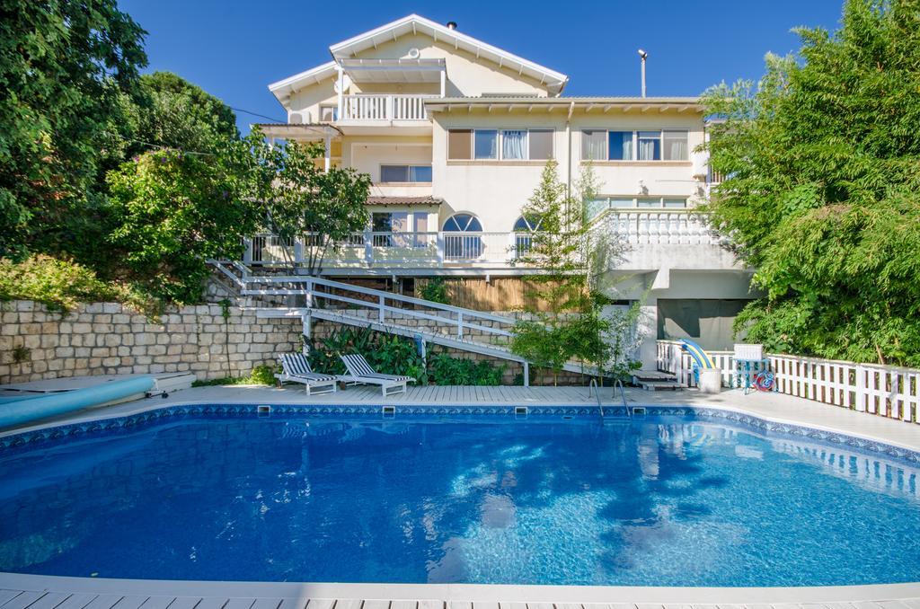 Ha'Seuda Ha'Achrona Suites Amirim Exterior foto