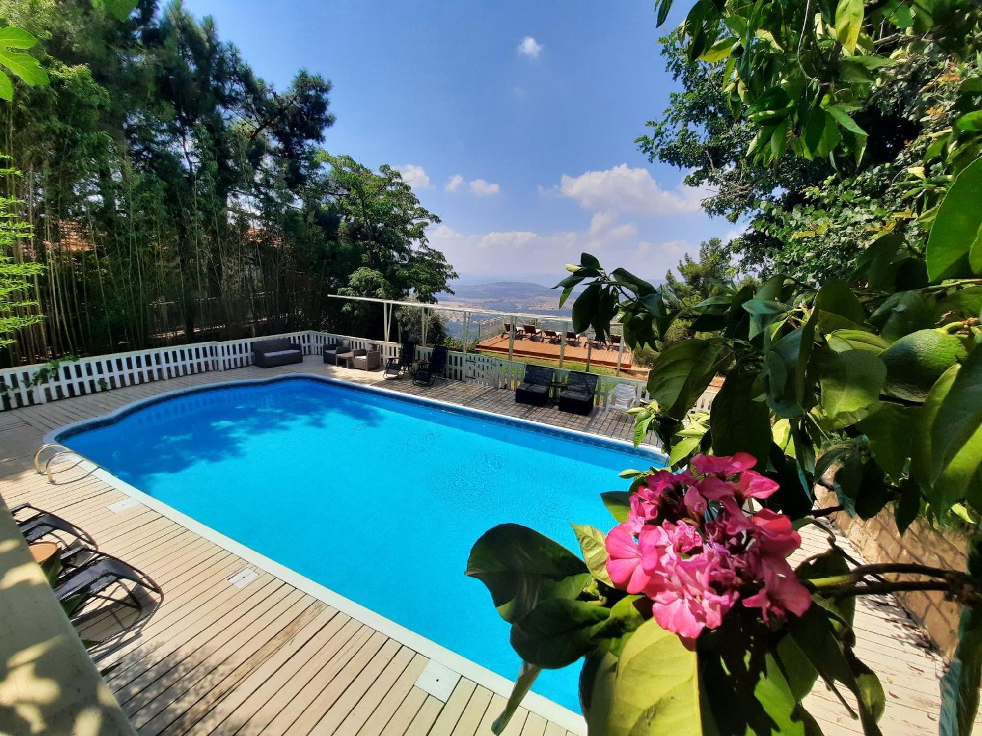 Ha'Seuda Ha'Achrona Suites Amirim Exterior foto