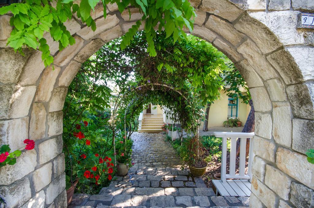 Ha'Seuda Ha'Achrona Suites Amirim Exterior foto
